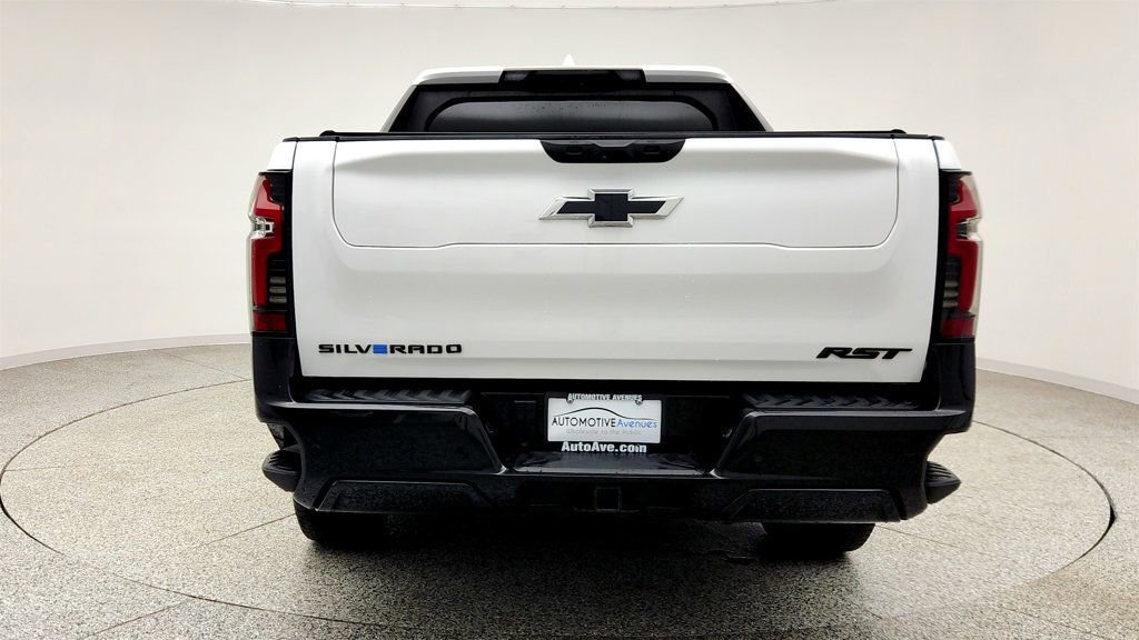 Used 2025 Chevrolet Silverado EV RST AWD/4WD image 6