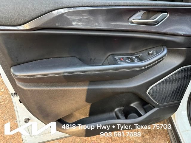 Used 2021 Jeep Grand Cherokee L Laredo w/ Luxury Tech Group I RWD image 14