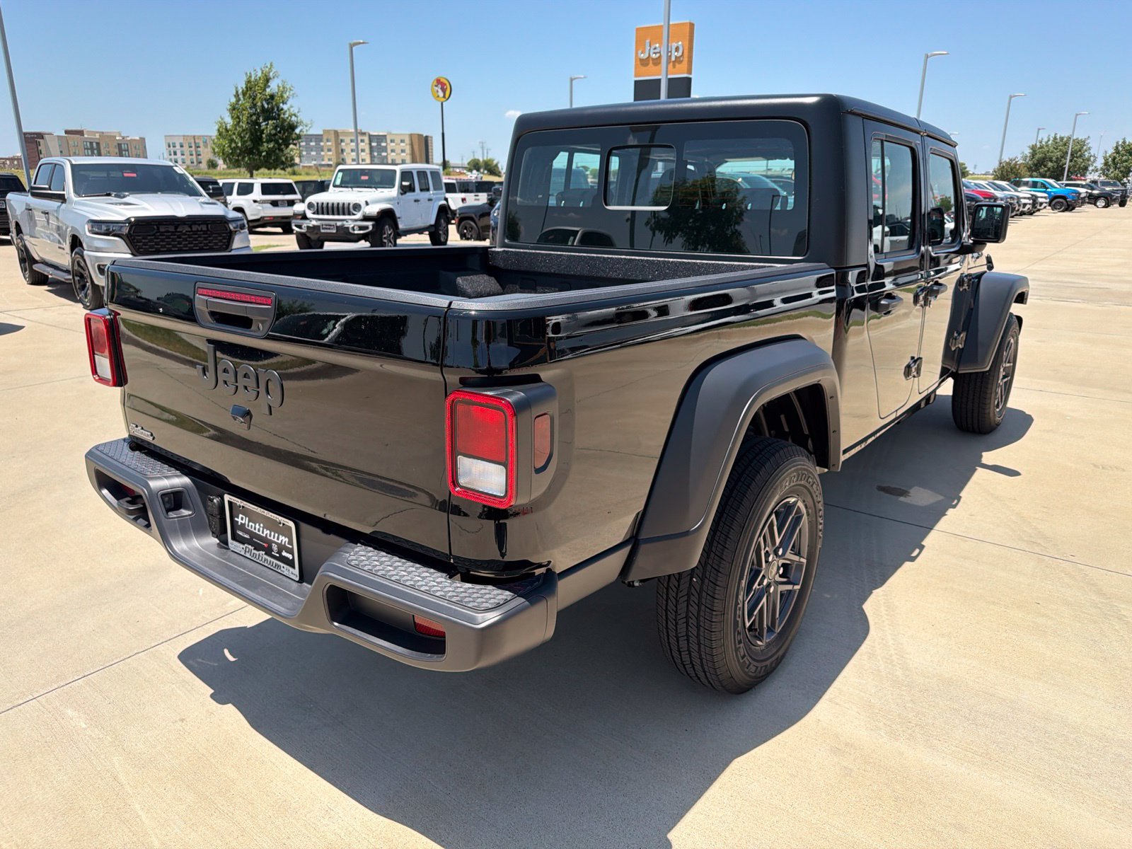 New 2026 Jeep Gladiator Sport AWD/4WD image 5