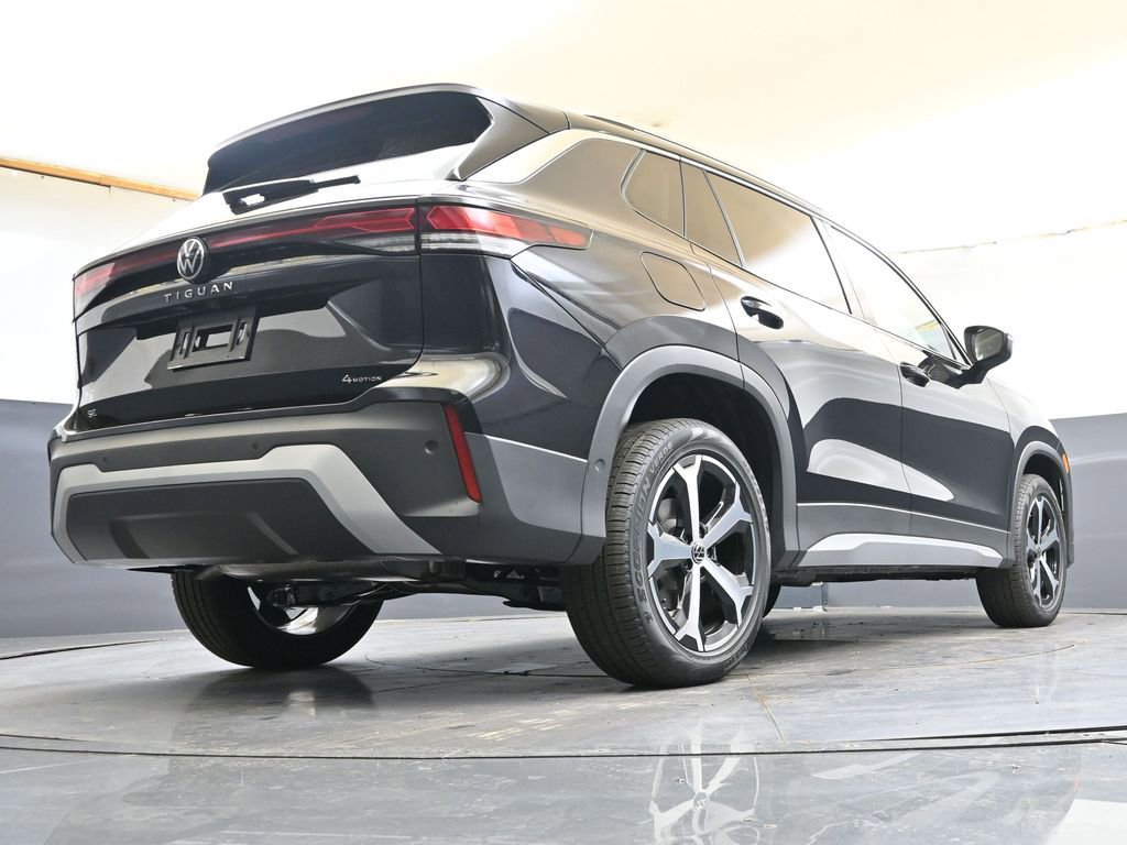 New 2026 Volkswagen Tiguan SE AWD/4WD image 42