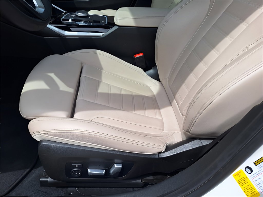 Used 2023 BMW 330i Sedan w/ Premium Package image 29