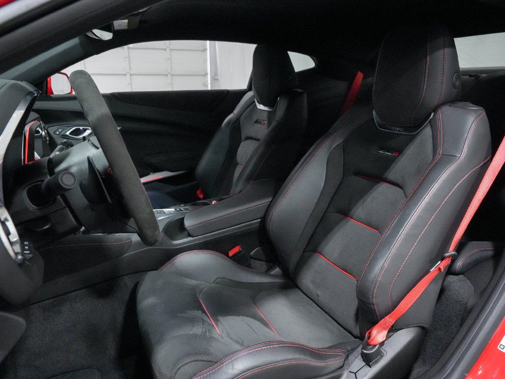 Used 2017 Chevrolet Camaro ZL1 RWD image 9