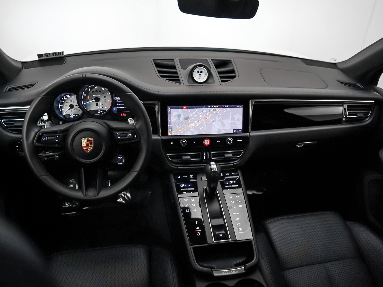 Used 2025 Porsche Macan Turbo image 18