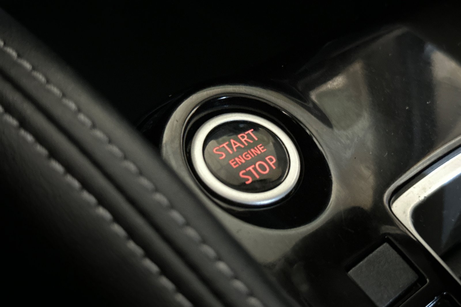 Used 2020 Nissan Kicks SR FWD image 22