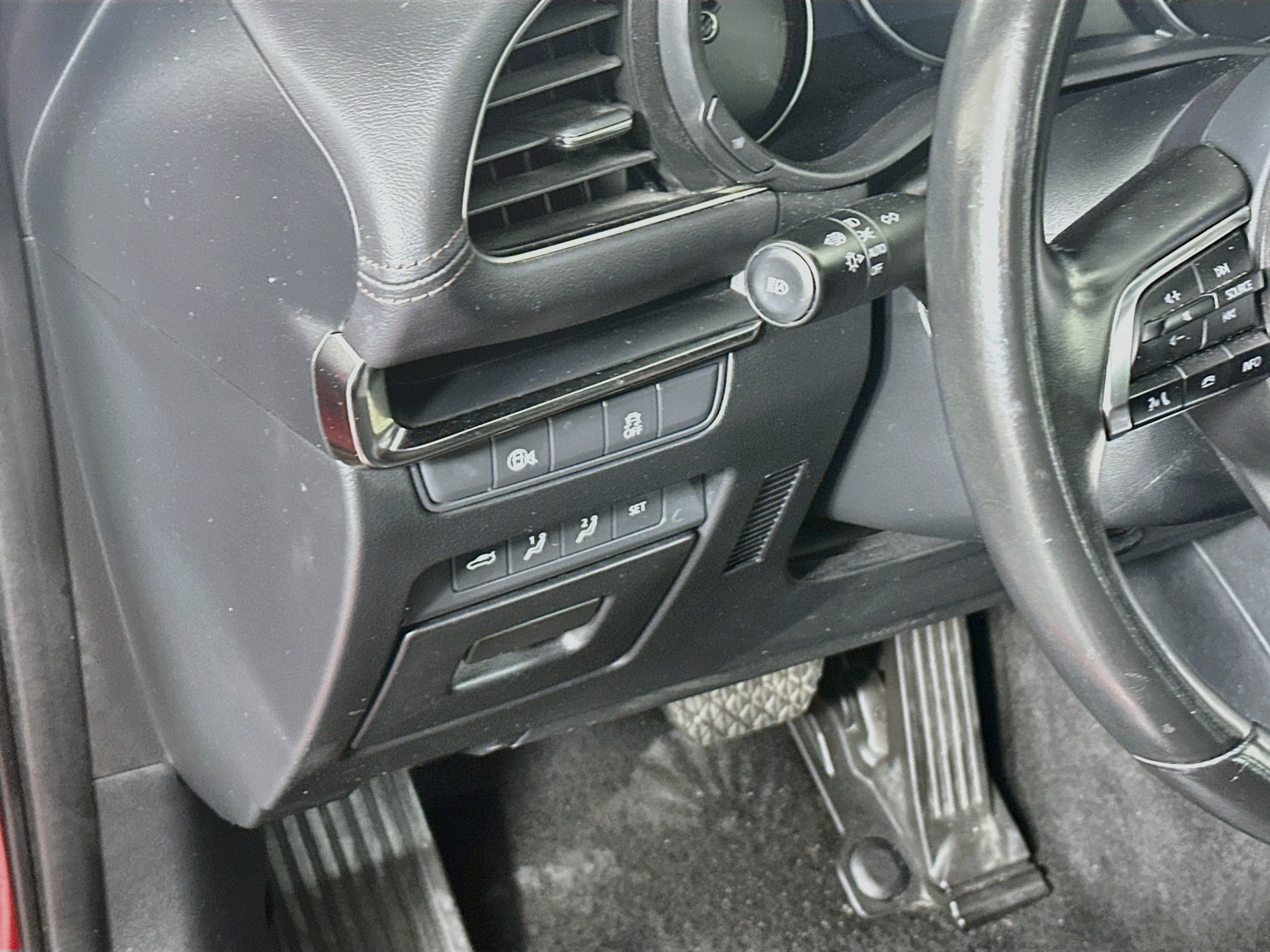 Used 2024 MAZDA MAZDA3 s FWD image 17