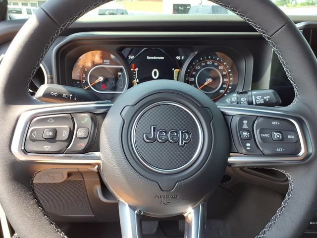 New 2026 Jeep Wrangler Unlimited Sahara AWD/4WD image 9
