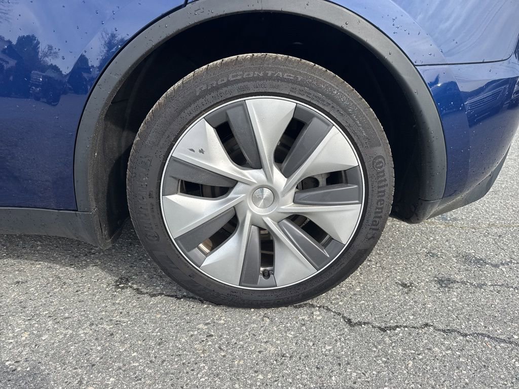Used 2023 Tesla Model Y 2WD image 32