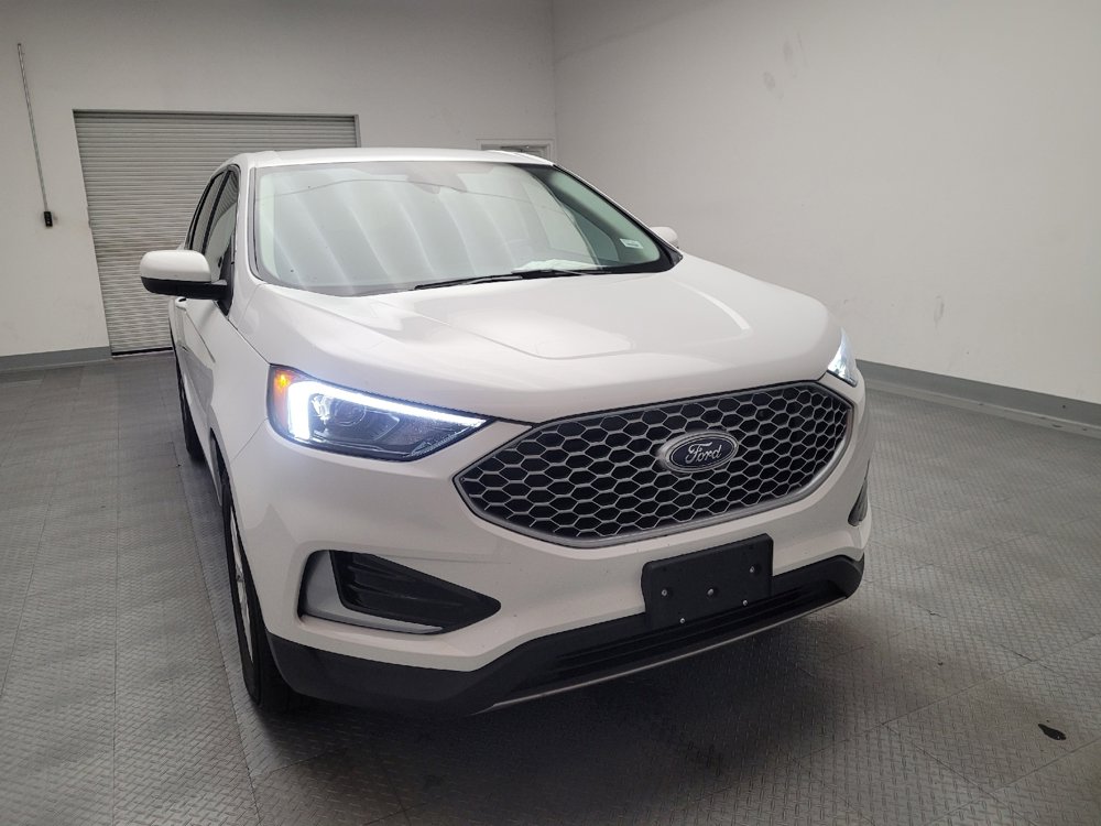 Used 2023 Ford Edge SEL image 14