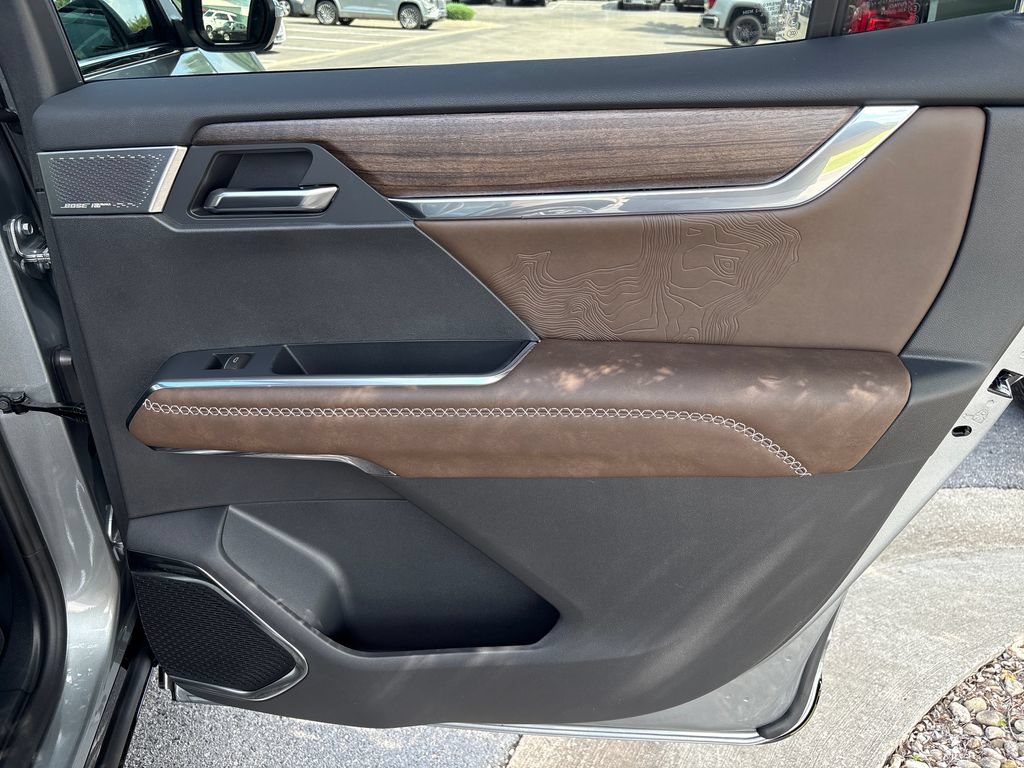 New 2026 GMC Acadia Denali Ultimate w/ LPO, Floor Liner Package AWD/4WD image 49