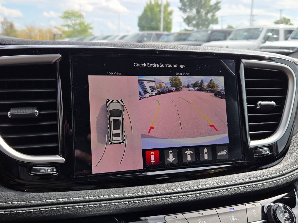 New 2026 Chrysler Pacifica Select image 30