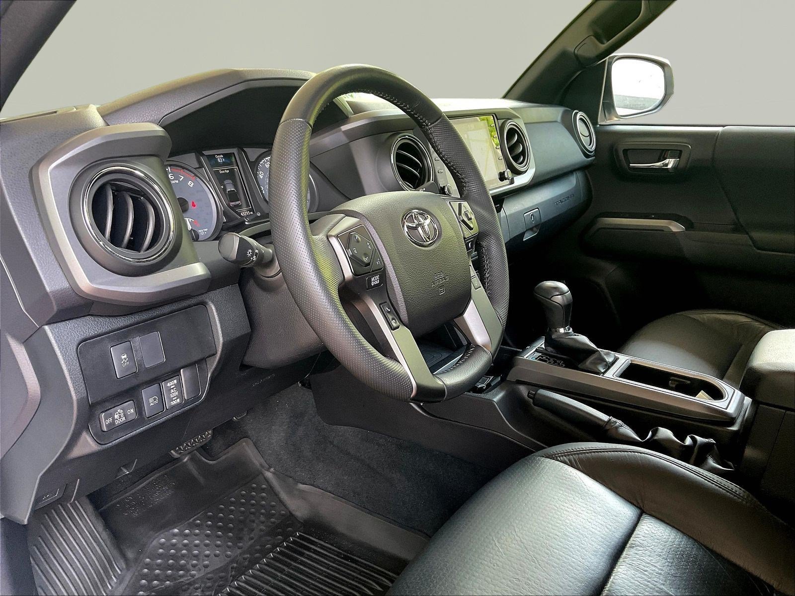 Used 2021 Toyota Tacoma TRD Off-Road w/ TRD Premium Off Road Package AWD/4WD image 17