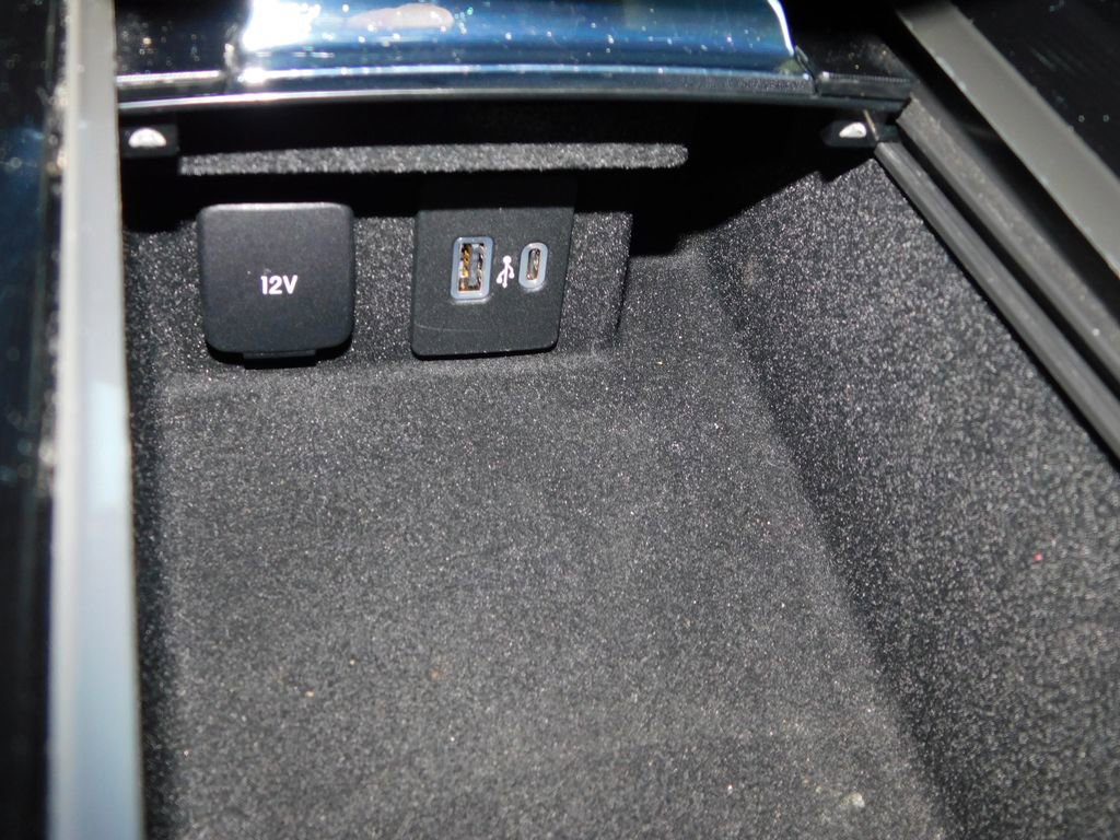 Used 2022 Lincoln Corsair AWD w/ Equipment Group 101A image 37