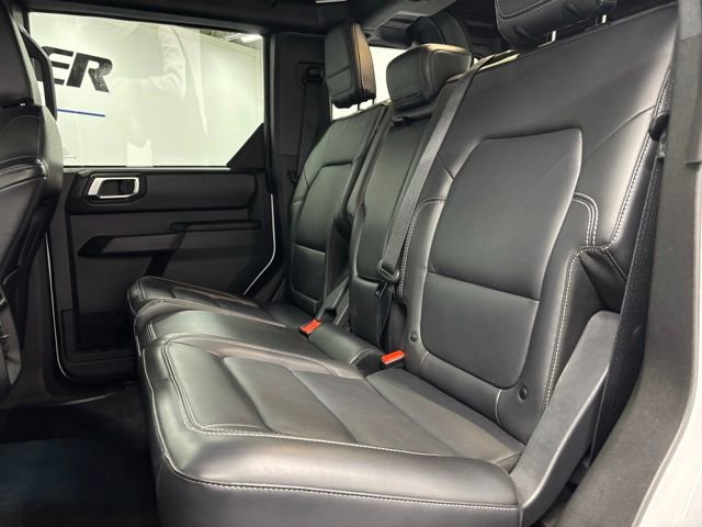 Certified 2025 Ford Bronco Outer Banks w/ Black Appearance Package image 9