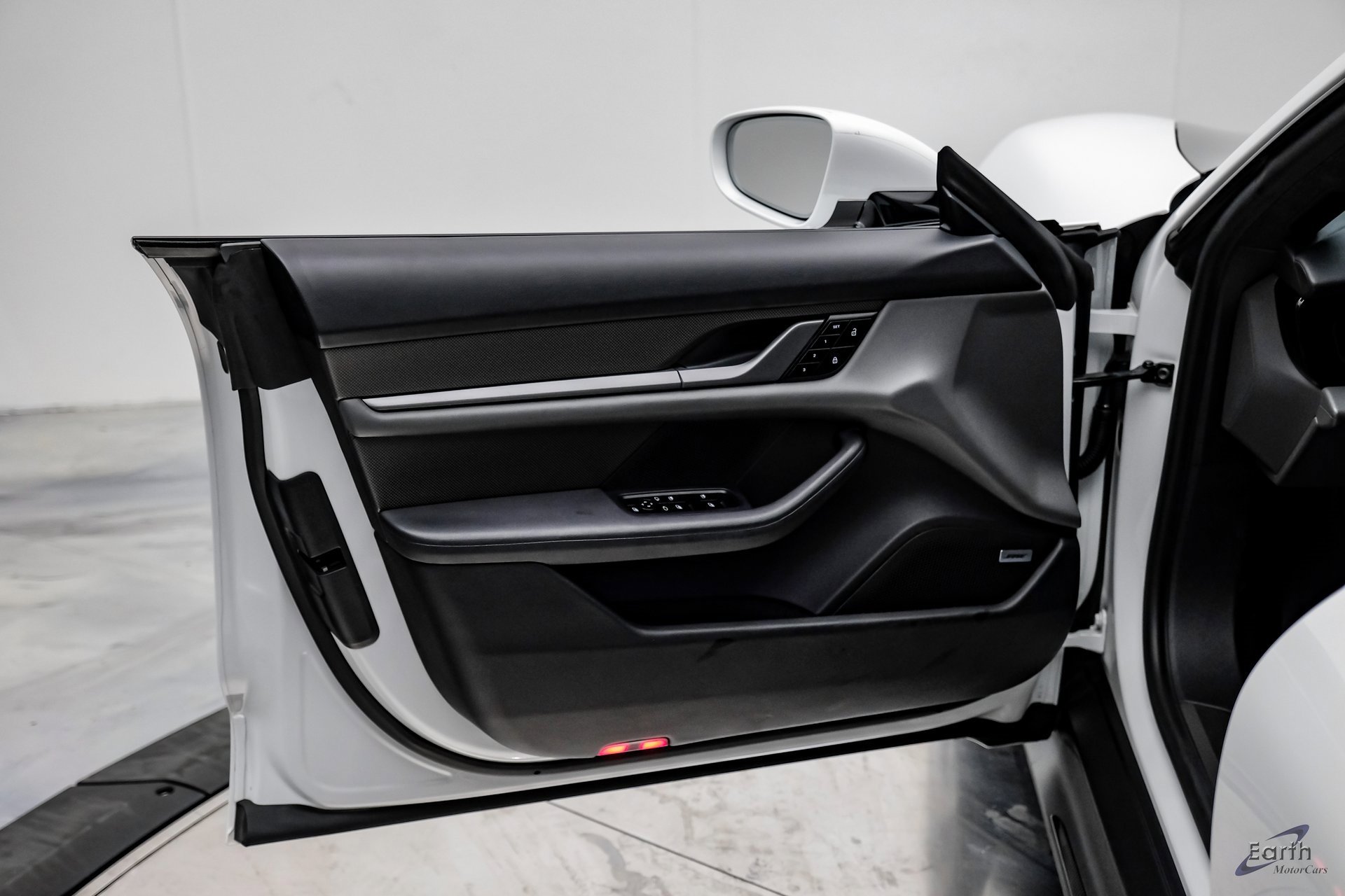 Used 2020 Porsche Taycan Turbo S image 72