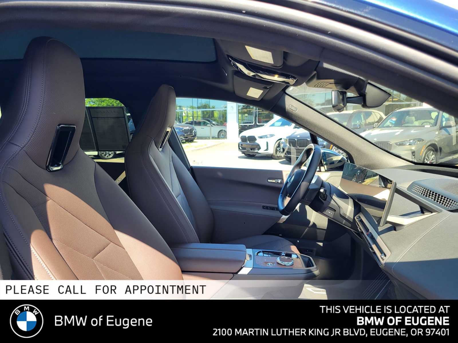 Used 2023 BMW iX xDrive50 w/ Premium Package AWD/4WD image 11
