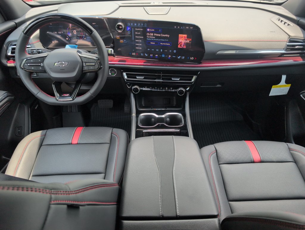 New 2026 Chevrolet Traverse RS w/ LPO, Floor Liner Package FWD image 29