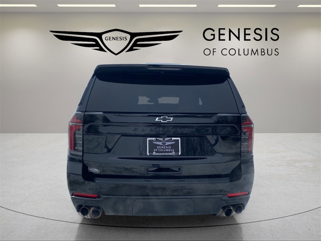 Used 2025 Chevrolet Suburban Z71 image 4