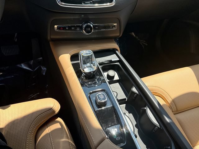 Used 2024 Volvo XC90 B6 Ultimate AWD/4WD image 25