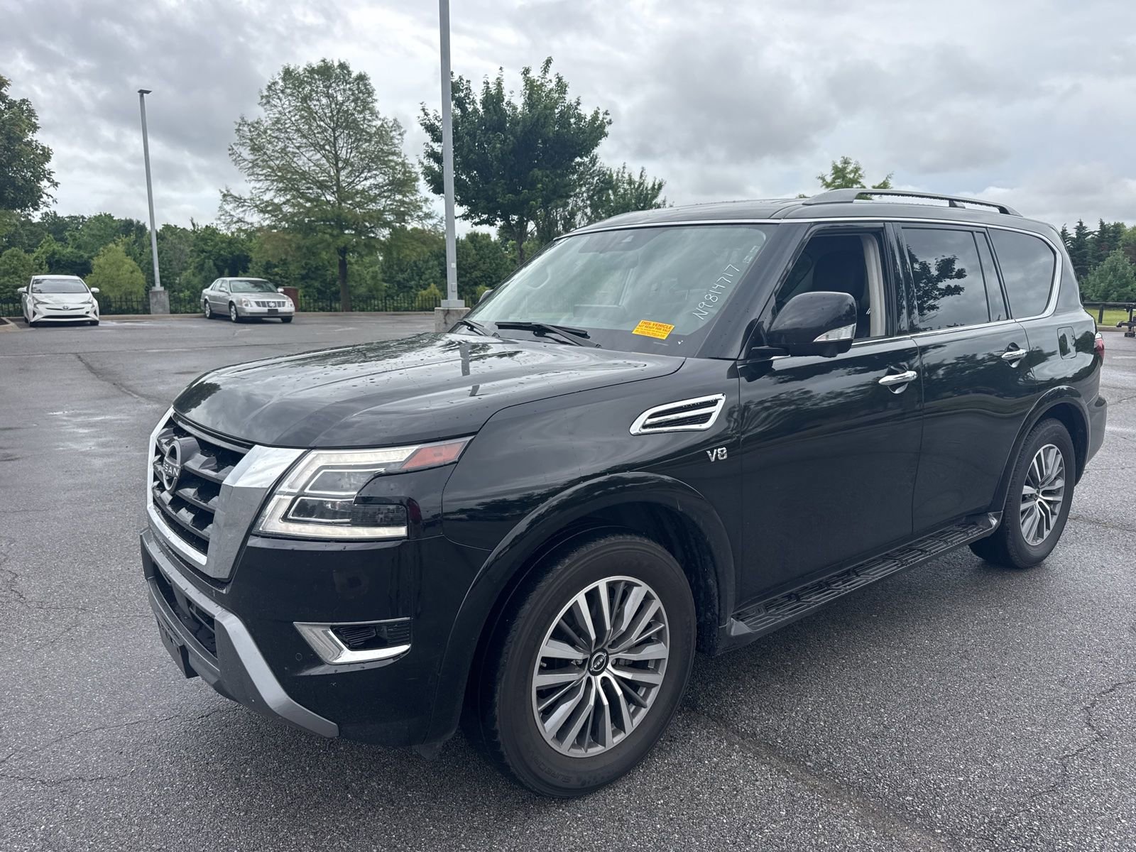 Used 2022 Nissan Armada SL w/ Captain's Chairs Package AWD/4WD video 1