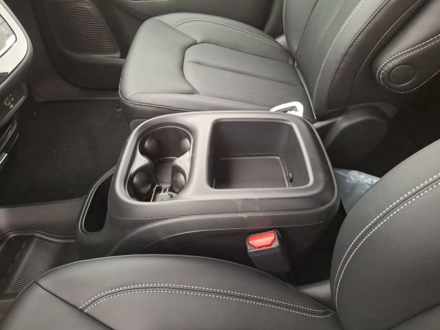 New 2026 Chrysler Pacifica Select image 22