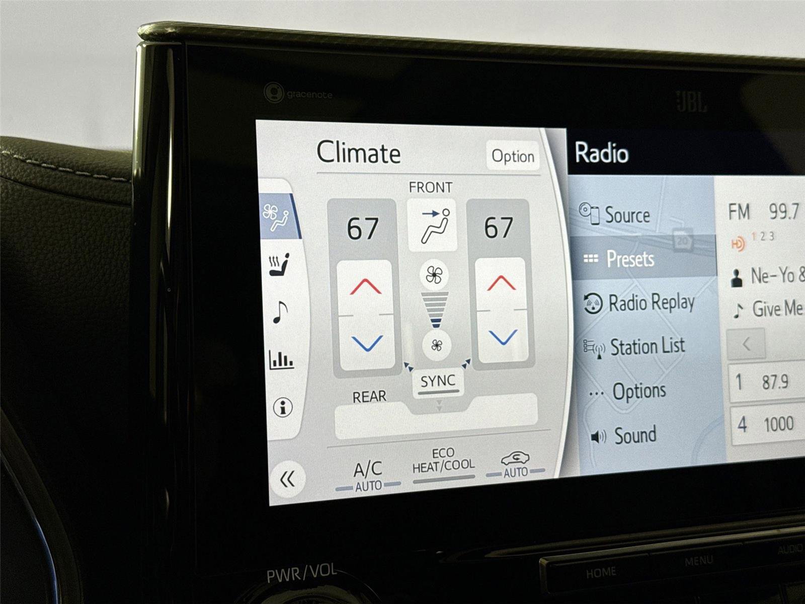 Used 2022 Toyota Highlander Platinum FWD image 27