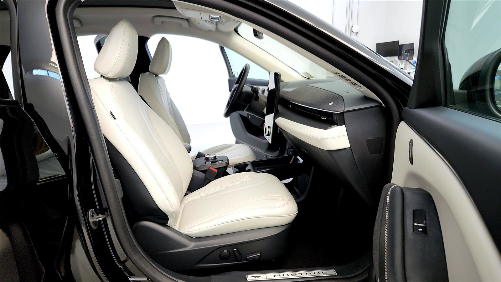 Used 2023 Ford Mustang Mach-E Premium image 27