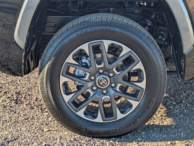 Used 2023 Toyota Tundra Limited image 9