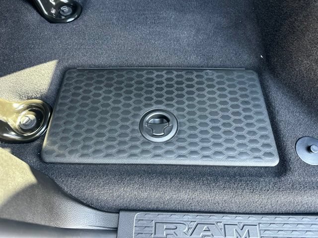 New 2026 RAM 3500 Laramie AWD/4WD image 37