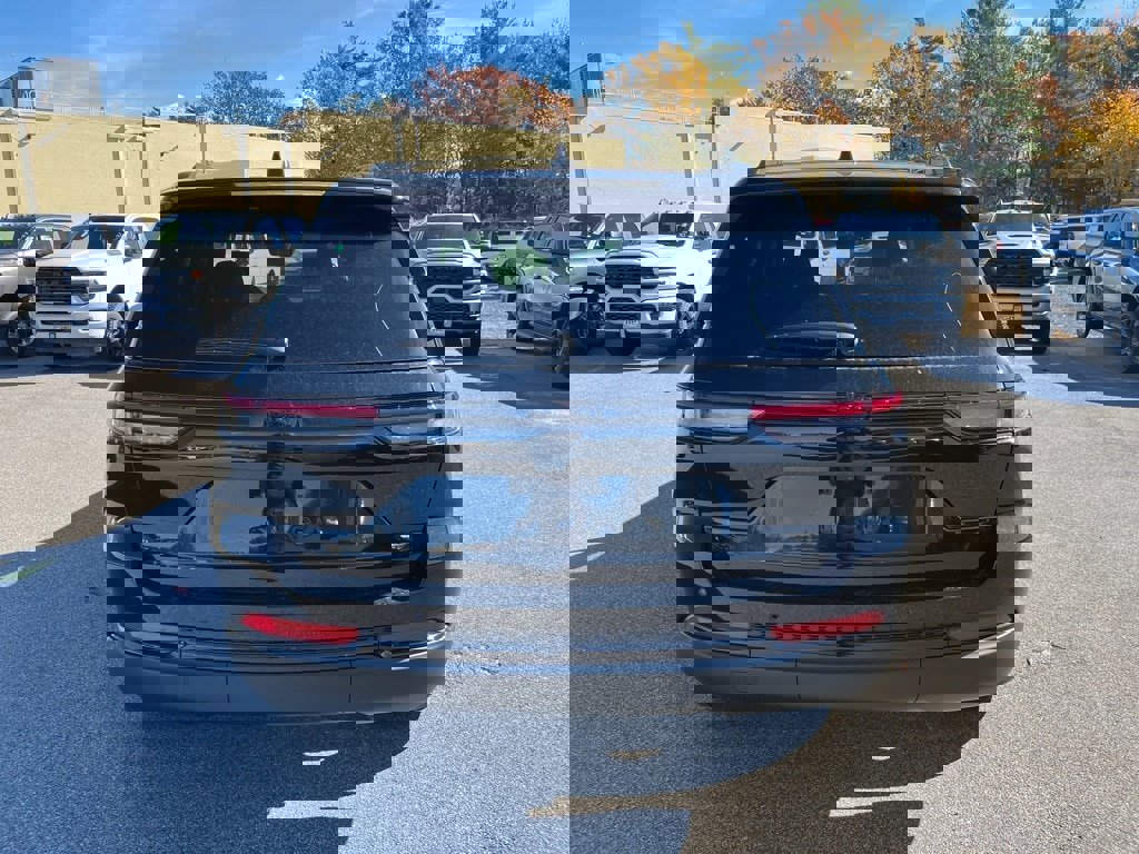 New 2025 Jeep Grand Cherokee Altitude image 6