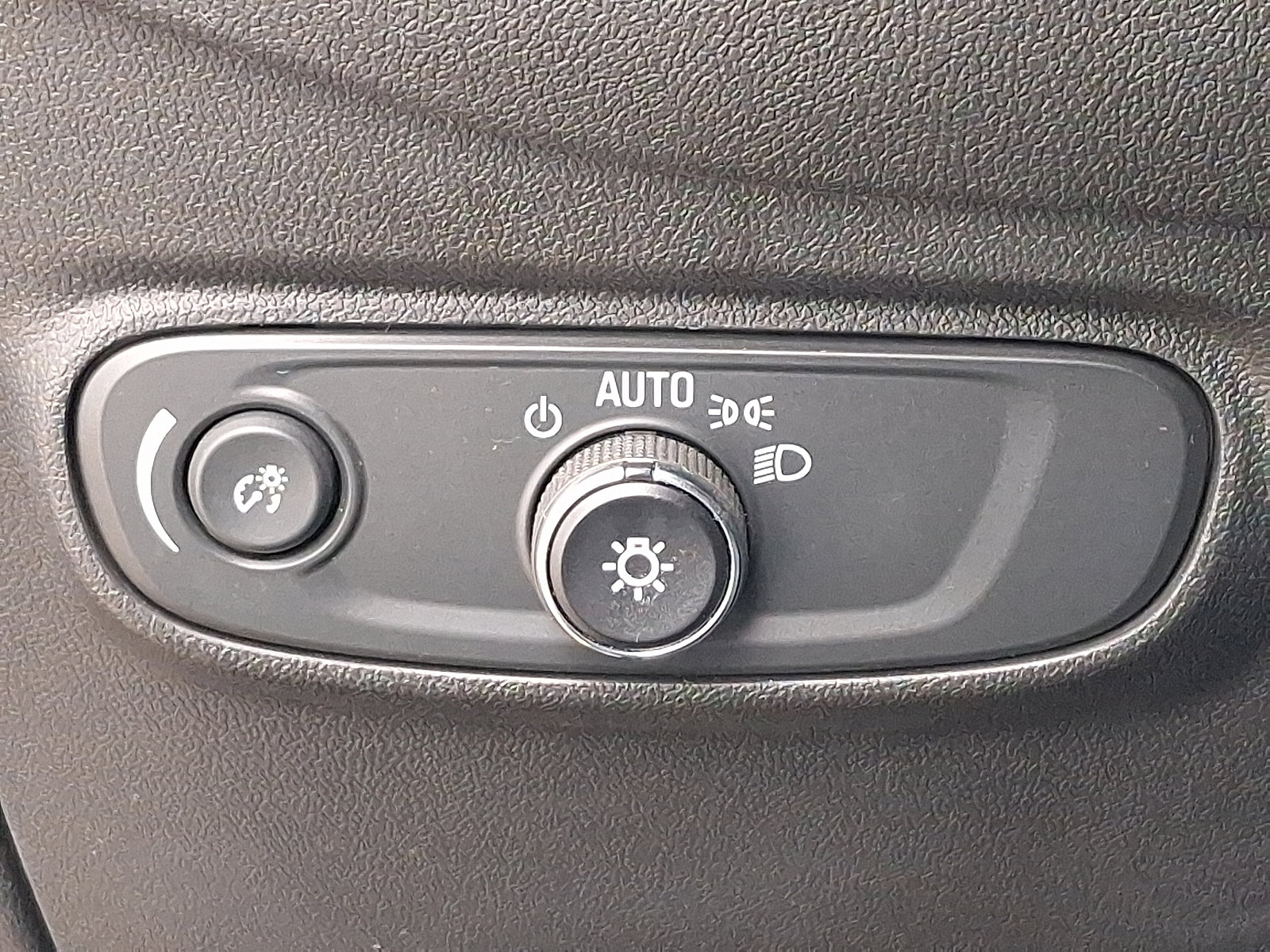 Used 2024 Chevrolet Equinox RS w/ LPO, Floor Liner Package image 27