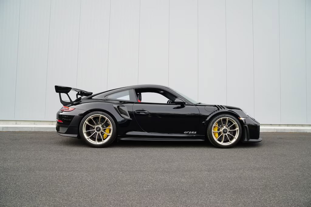 Used 2019 Porsche 911 GT2 RS RWD image 1