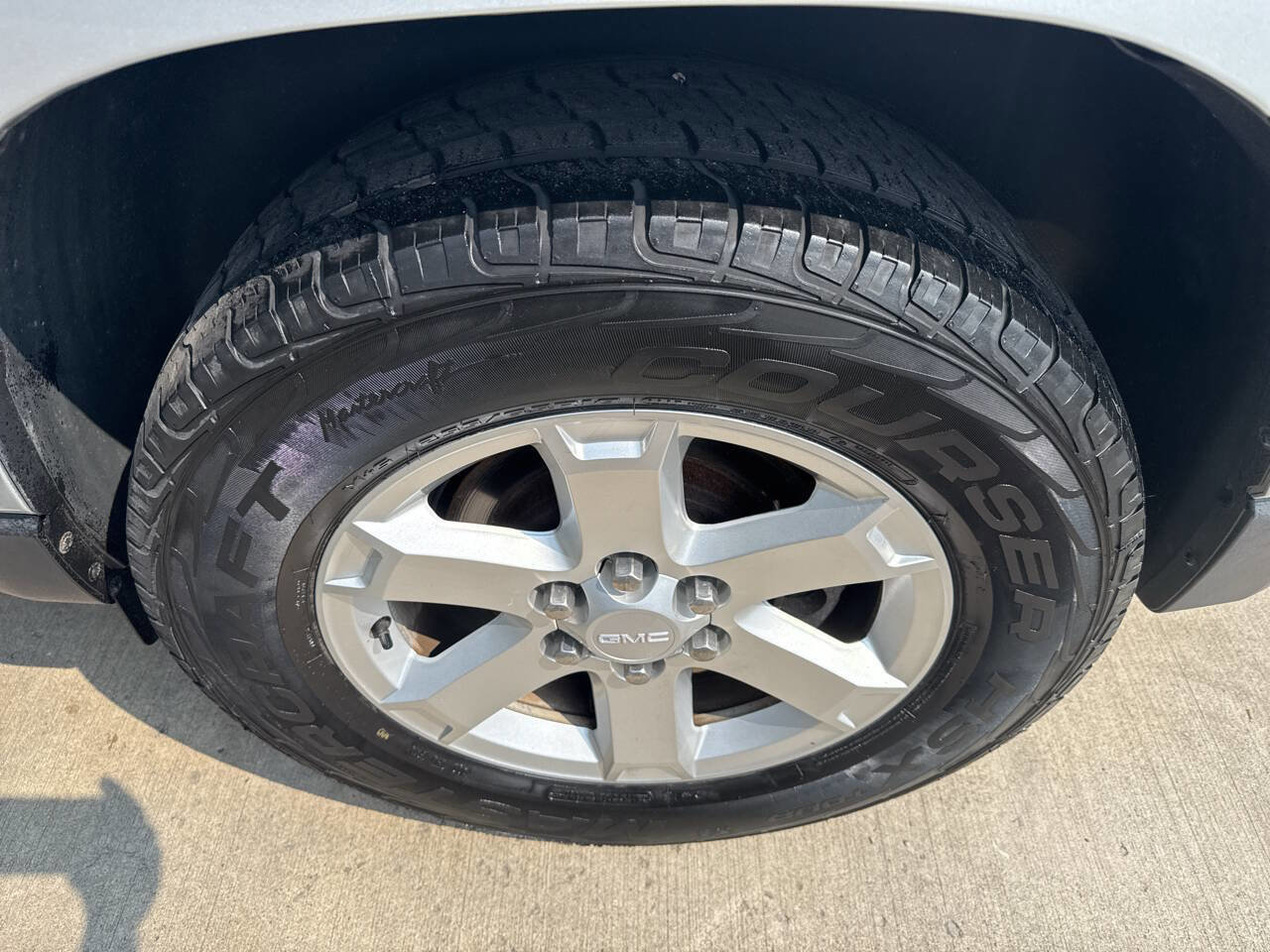 Used 2016 GMC Acadia SLE image 4