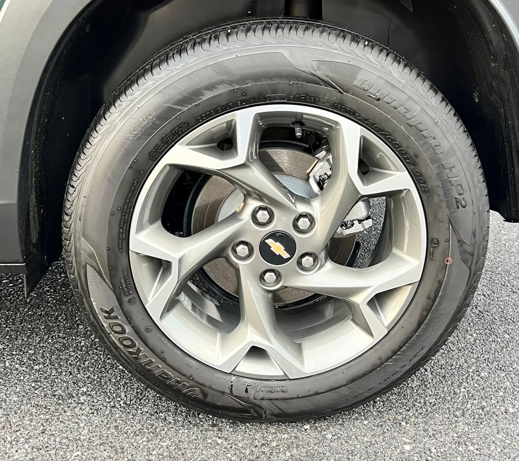 Used 2025 Chevrolet Trax LT image 12