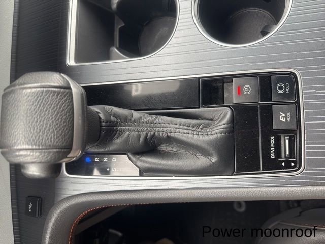 Used 2021 Toyota Sienna Limited image 29