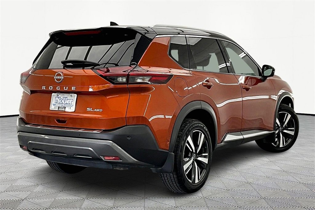 Used 2022 Nissan Rogue SL w/ SL Premium Package image 2
