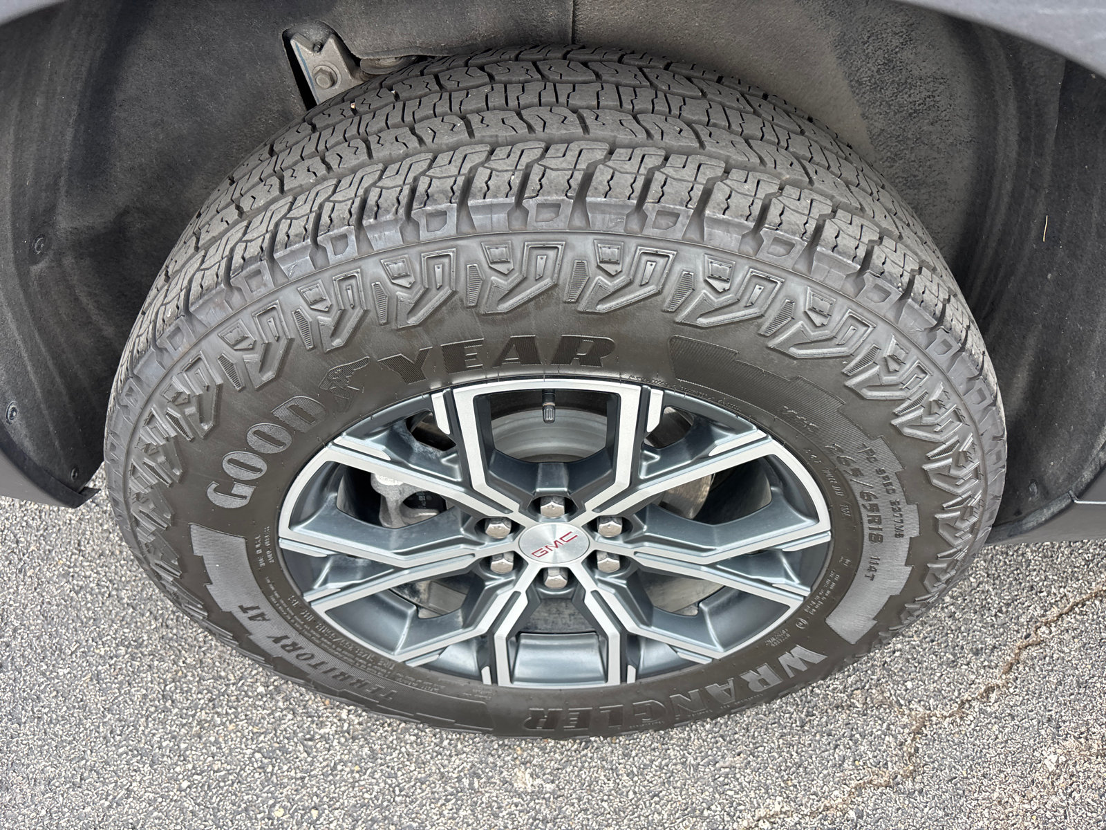 Used 2024 GMC Acadia AT4 AWD/4WD image 10