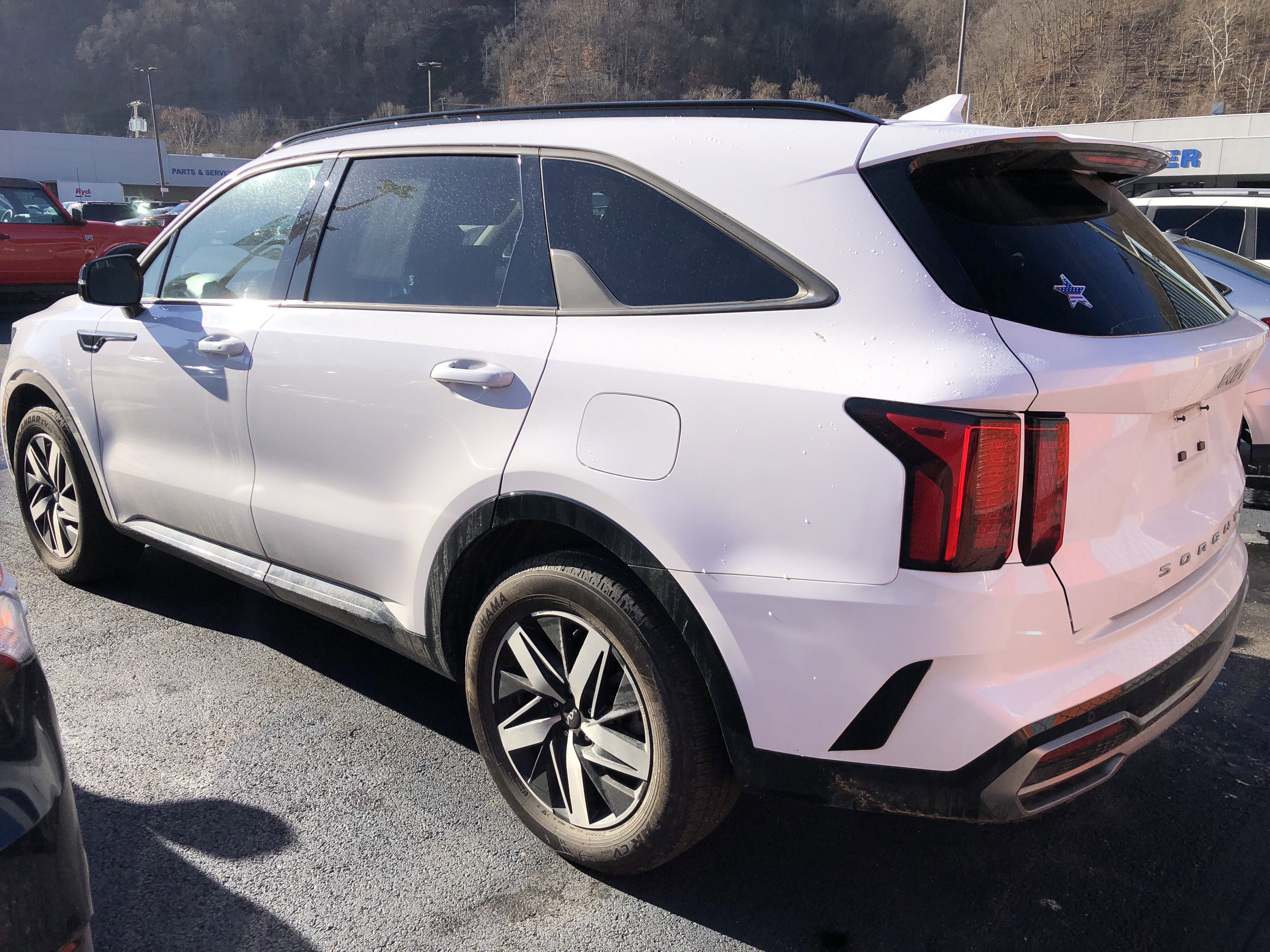 Used 2022 Kia Sorento S w/ Panoramic Sunroof Package image 4