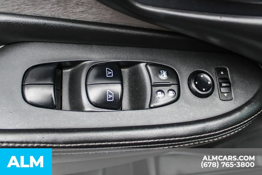 Used 2020 Nissan Murano SV image 39