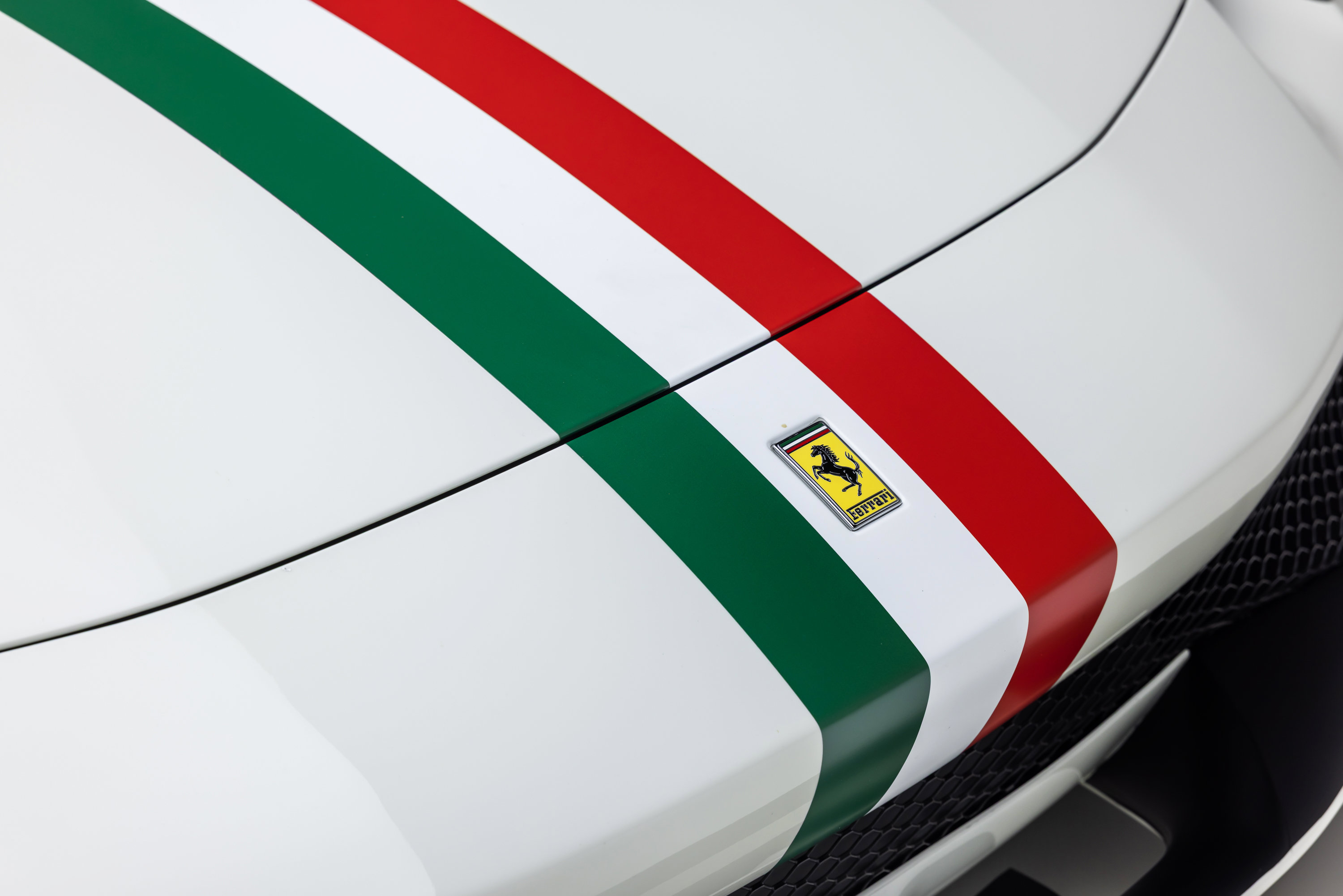 Used 2022 Ferrari 296 GTB RWD image 13