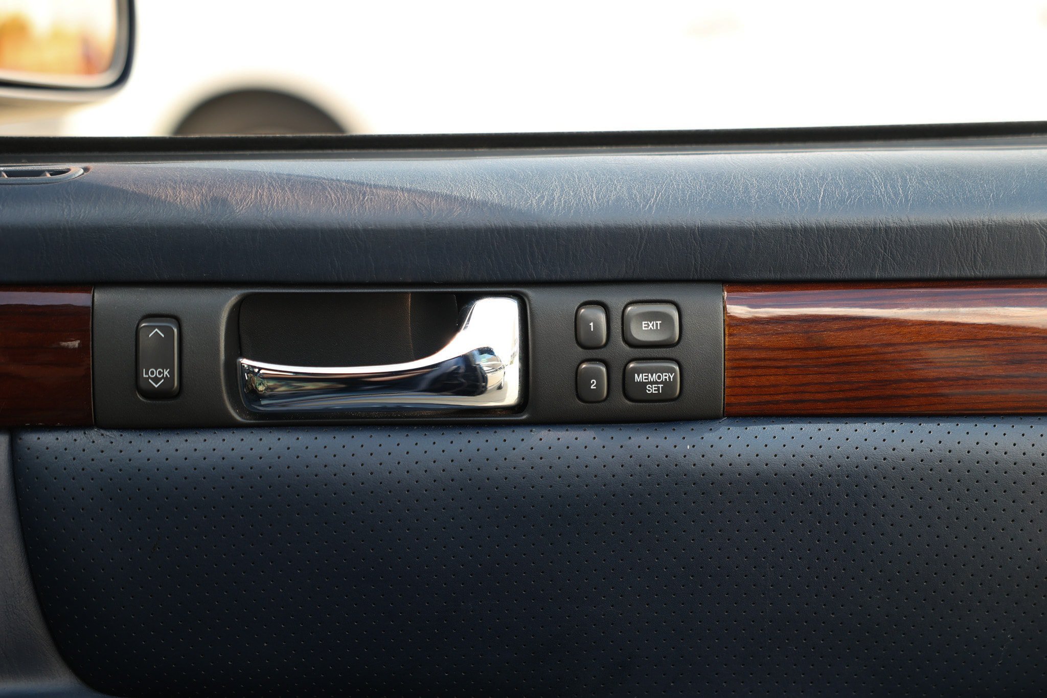 Used 1999 Cadillac Seville STS FWD image 42