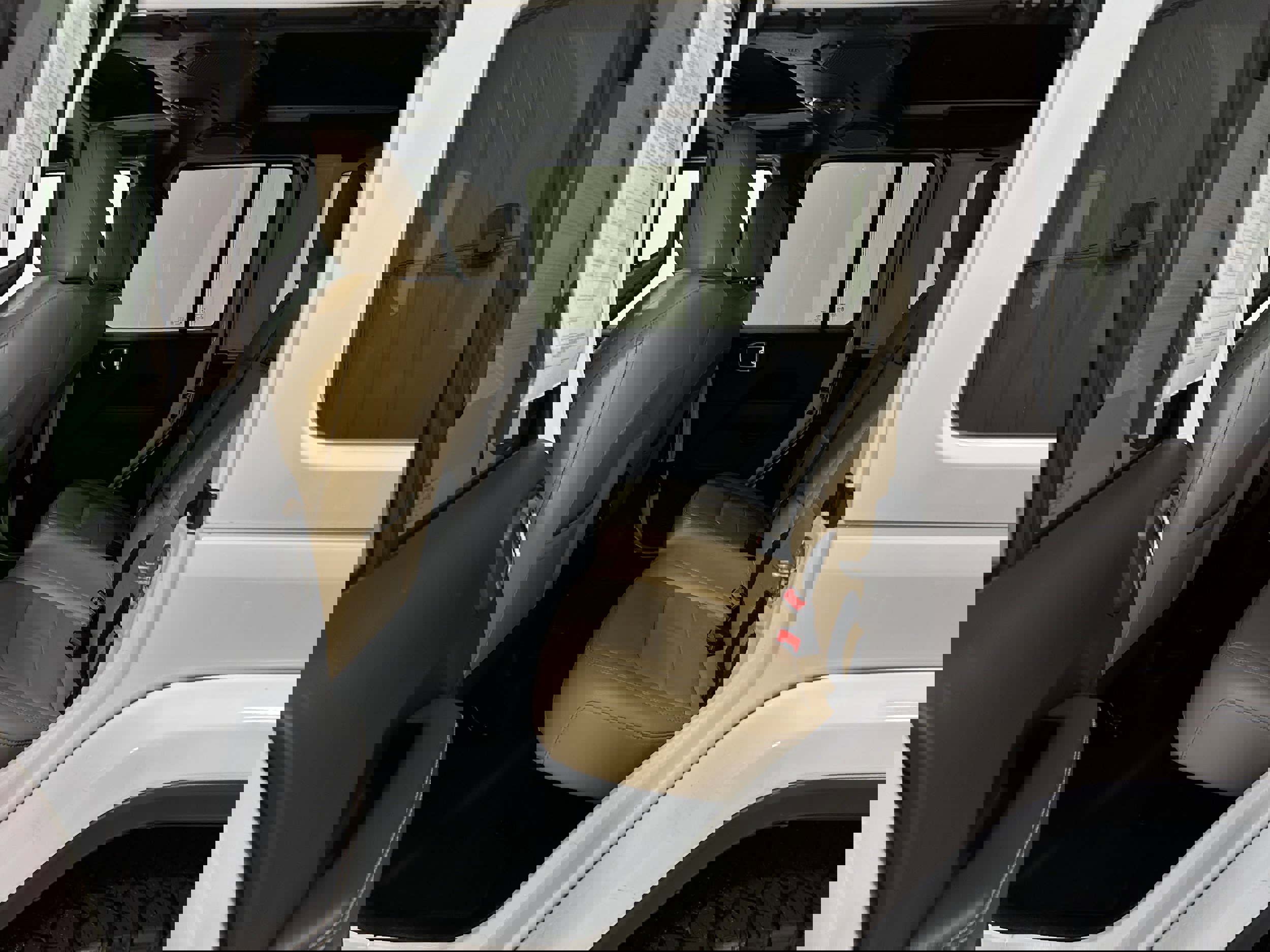 Used 2019 Jeep Wrangler Unlimited Sahara w/ Uconnect 4C Nav & Sound Group image 29