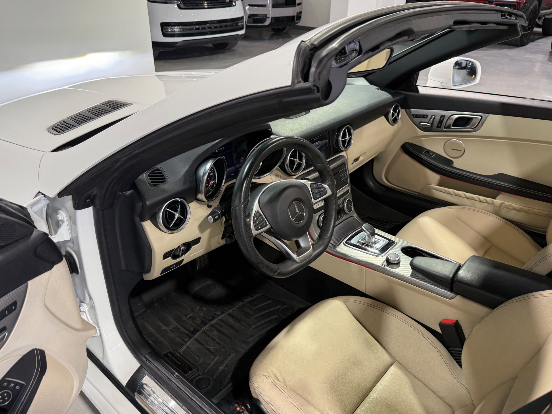 Used 2017 Mercedes-Benz SLC 300 w/ Premium 2 Package image 27