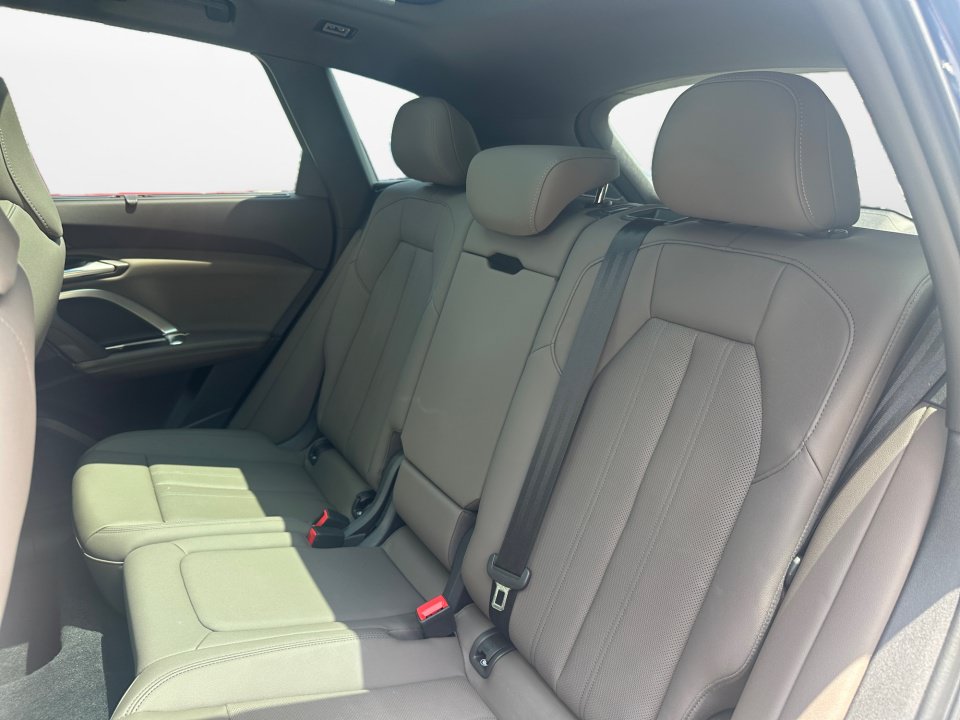 Certified 2025 Audi Q5 Prestige AWD/4WD image 12