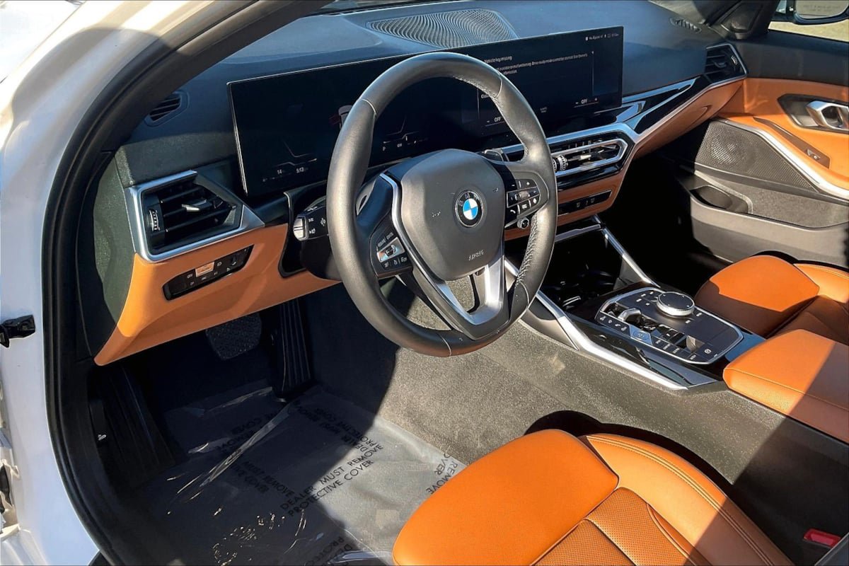 Used 2023 BMW 330i Sedan w/ Parking Assistance Package RWD image 10