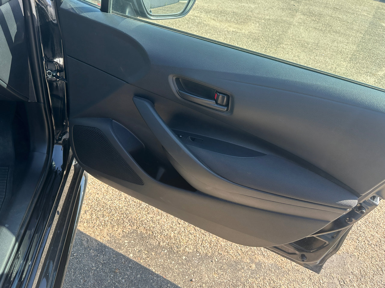 Used 2025 Toyota Corolla LE image 16