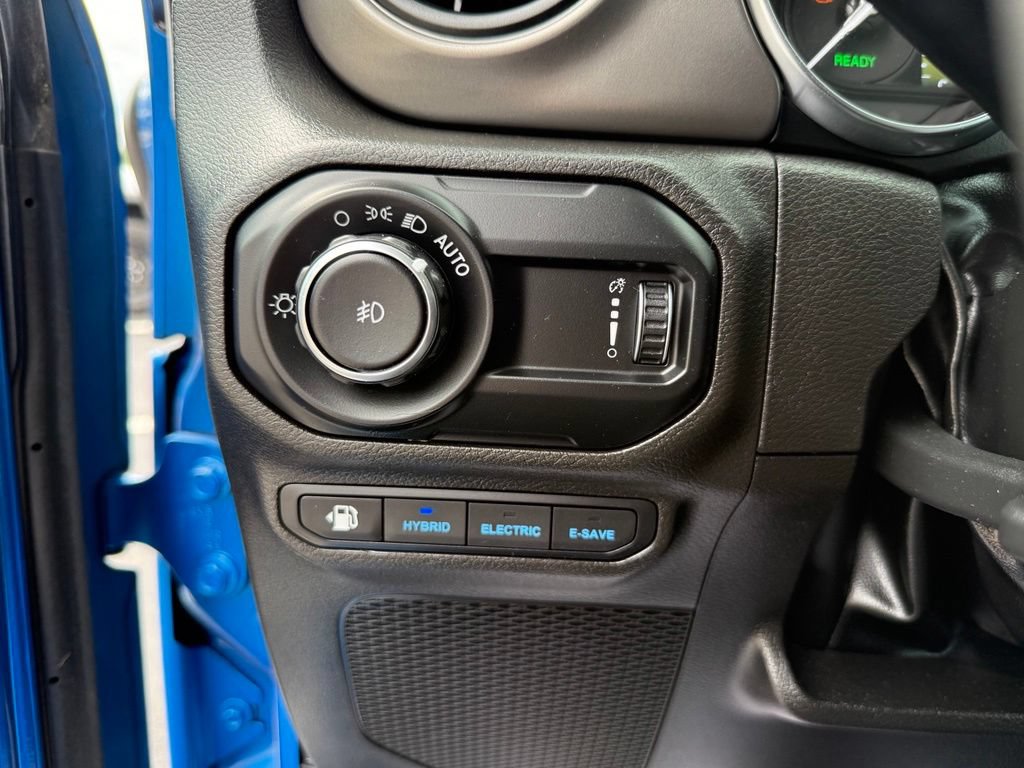 Used 2023 Jeep Wrangler Unlimited w/ Cold Weather Group AWD/4WD image 22