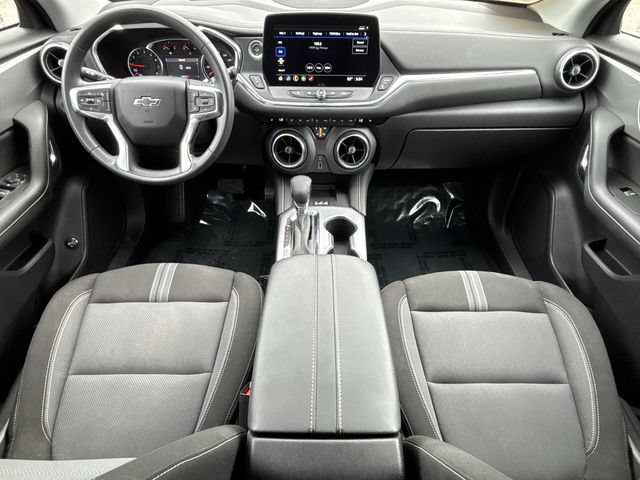 Used 2024 Chevrolet Blazer LT w/ Convenience Package FWD image 11