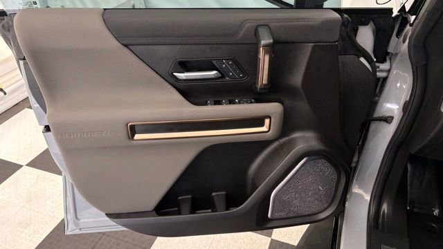 Used 2025 GMC Hummer EV 2X image 16