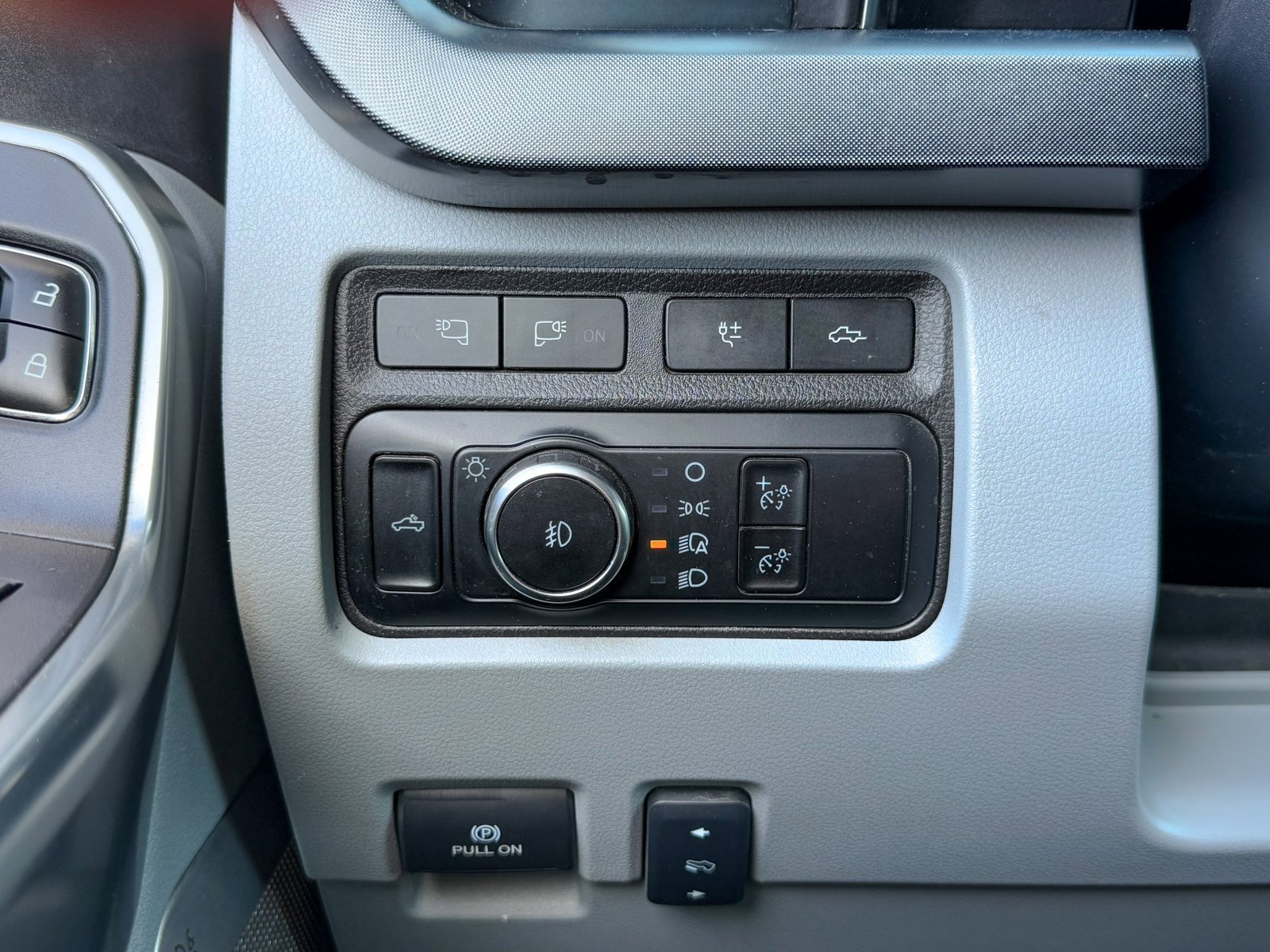 Certified 2024 Ford F350 Limited image 36