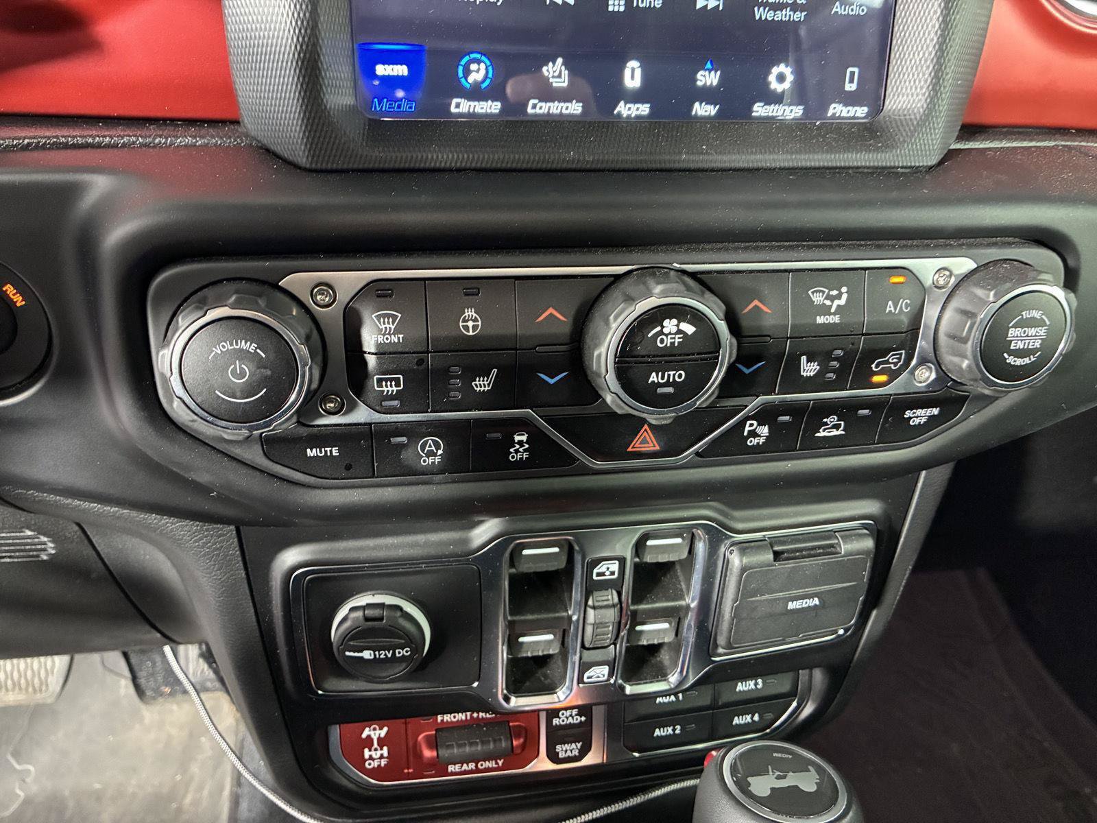 Used 2022 Jeep Wrangler Unlimited Rubicon w/ LED Lighting Group AWD/4WD image 60